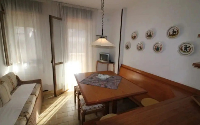 Seaside Flat With Shared Pool