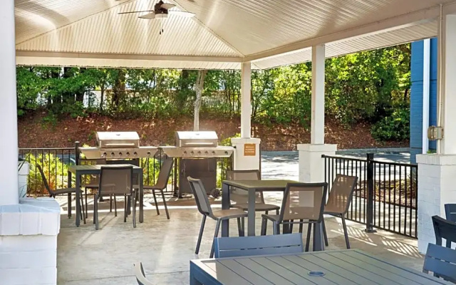 Candlewood Suites Charleston Northwoods, An Ihg