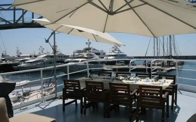 B&B Boat St. Katharine Barcelona