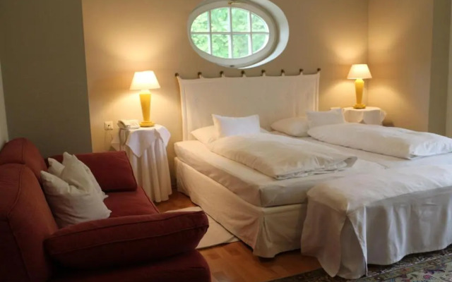 Hotel Seeschll Velden