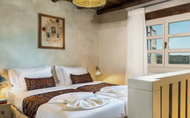 Traditional Renovated Villa Liodosifis with Heated Private Pool, Hot Tub & BBQ