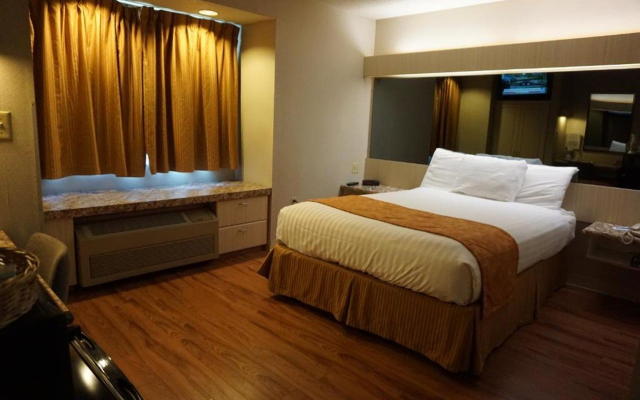 CenterWay Hotel Buffalo North Near University