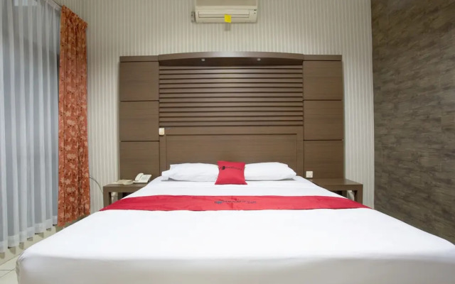 The Posters Hotel Mice by Reddoorz