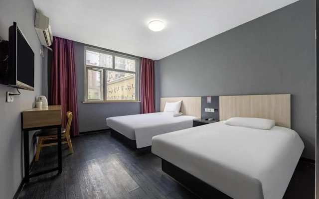 Red House Hotel (Shanghai Red House Hospital Lujiabang Road Subway Station Branch)
