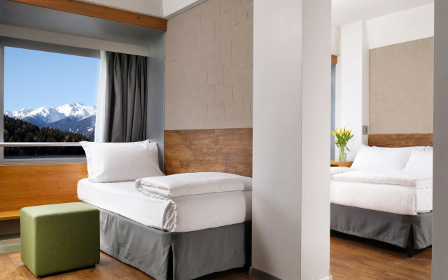 TH 1400 Hotel