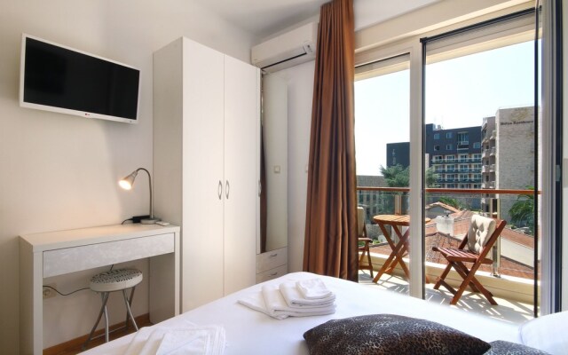 Отель Sarap apartments Budva Черногория, Будва - отзывы, цены и фото номеров - забронировать отель Sarap apartments Budva онлайн комната для гостей