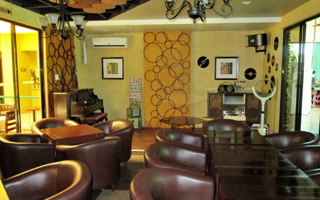 Country Village Hotel