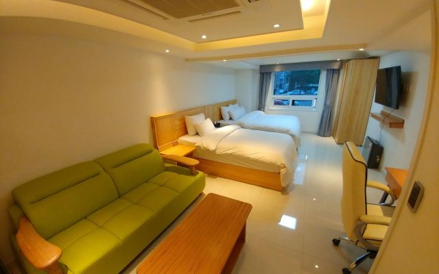I.Y Hotel