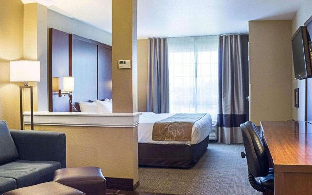 Comfort Suites Minot South