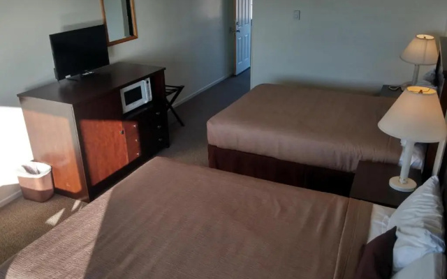 Silver Sands Motel