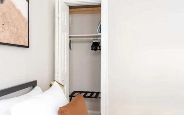 1BR Getaway Apt Modern in Lincoln Square