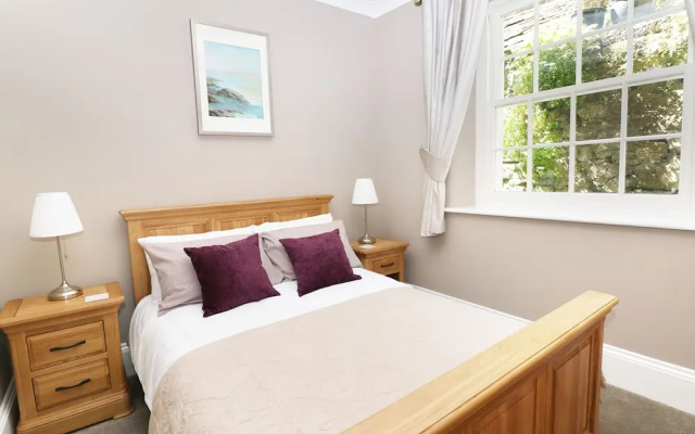 2 Regency House