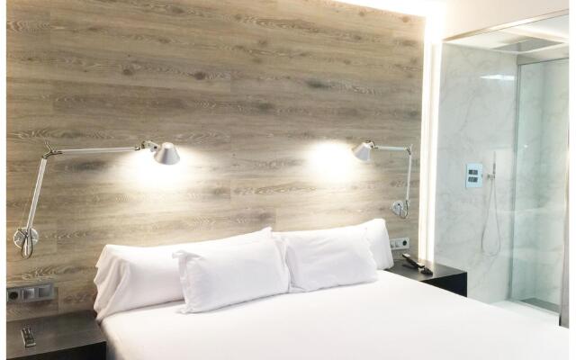 Отель Best Western Plus Hotel Alfa Aeropuerto Испания, Барселона - 12 отзывов об отеле, цены и фото номеров - забронировать отель Best Western Plus Hotel Alfa Aeropuerto онлайн комната для гостей