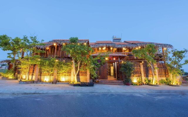 Отель Wooden Lodge Homestay вид на фасад