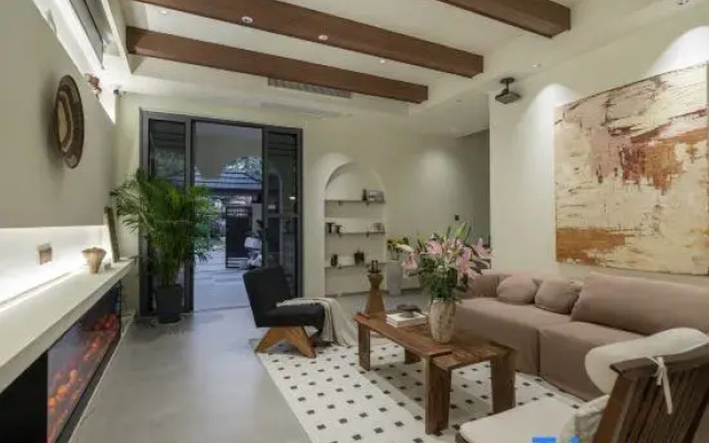 Mangshi Muyuxi Homestay (Dai Ancient Town Branch)