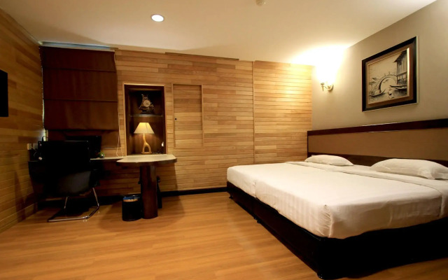 Ming Paragon Hotel