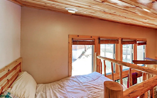 2BR 2BA Heavenly Condo by RedAwning