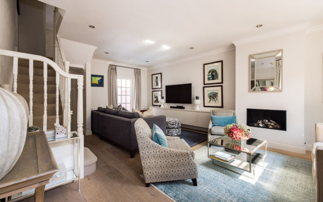 Prince Luxe 4 Bedroom House in Chelsea