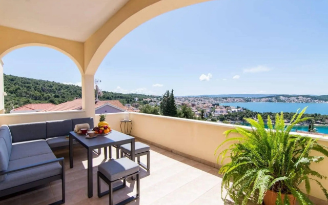 Tom - Panoramic sea View - A1