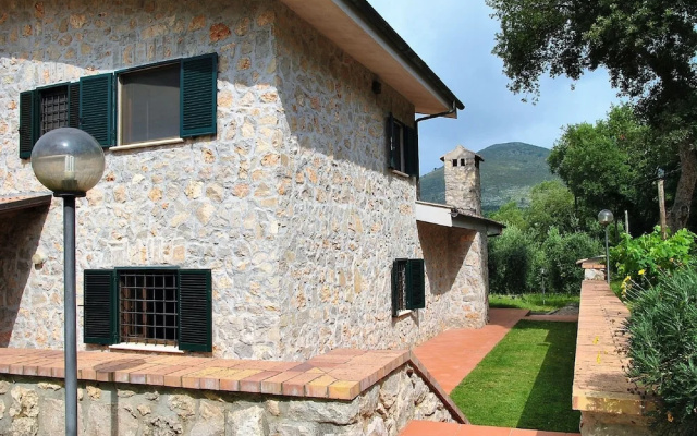 Holiday House for 8 Persons With Pool