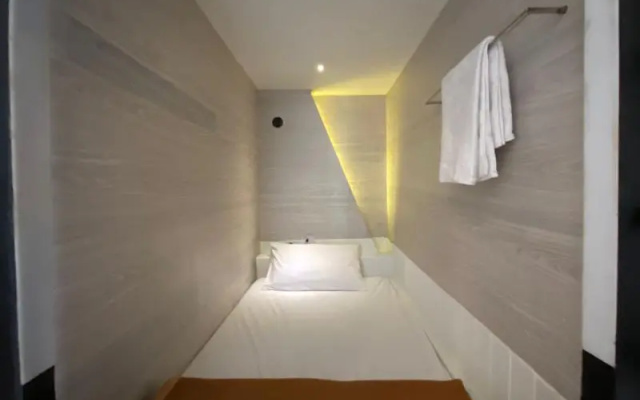 The Packer Box - Hostel