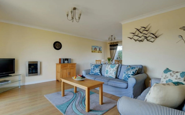 Holiday Home Bluejay