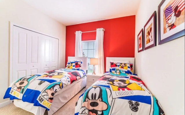 Luxury Disney 5 Bedroom Townhouse
