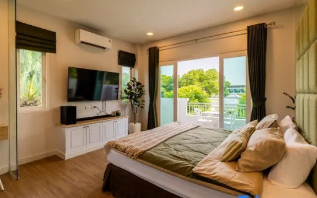 Perfect Lake House, Lakeside Retreat , Nonthaburi