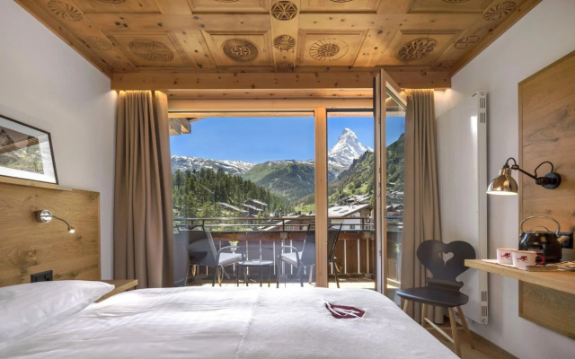 Swiss Alpine Hotel Allalin