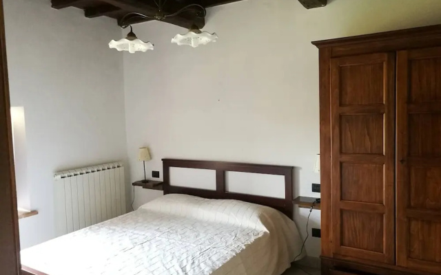 Portion of a Farmhouse With 30 Beds - 4 Apartments and 2 Rooms