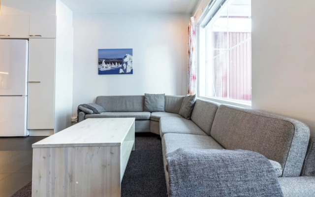 Modern 2-Unit Retreat up to 16 guests
