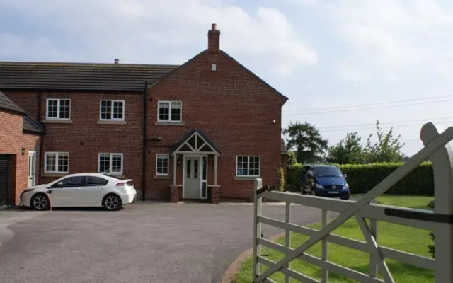 Ravensdale Lodge
