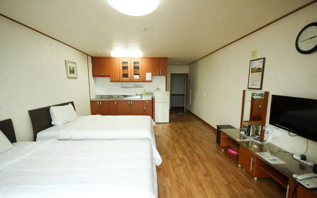 Jeju Tovice Condo Family