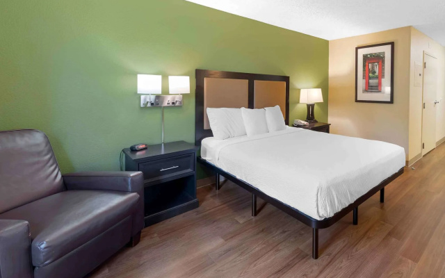 Studio 6 Corporate Extended Stay Indianapolis, IN - North Carmel