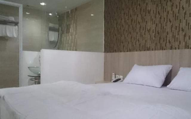 Hotel Sanrina