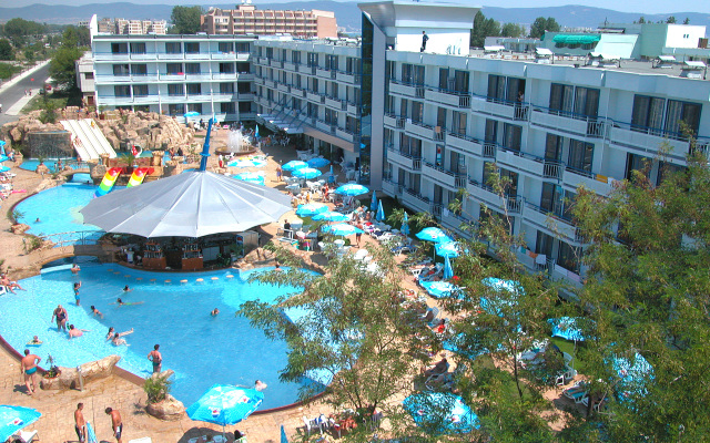 Hotel Kotva вид на фасад