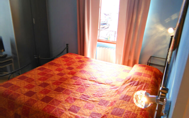 Отель B&B Basilica Square Италия, Рим - отзывы, цены и фото номеров - забронировать отель B&B Basilica Square онлайн комната для гостей
