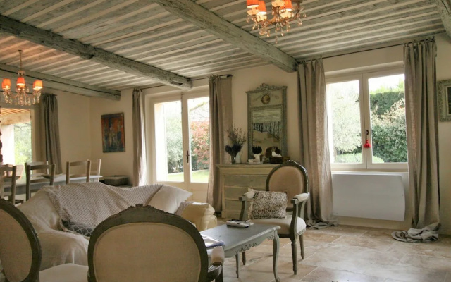 Mas in Eygalieres With Heated Pool