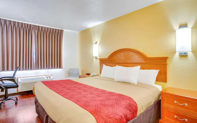 Econo Lodge Inn & Suites Albuquerque East I-40 Eubank Exit