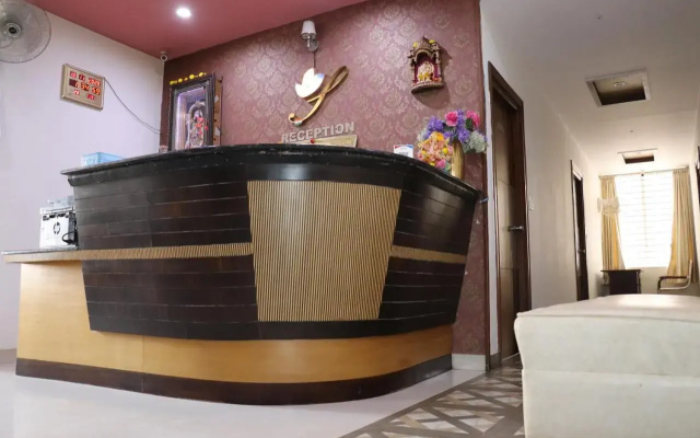 Hotel Sri Vaari Residency