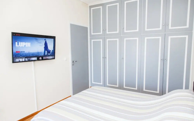 Modern apt.with sea view in Glyfada