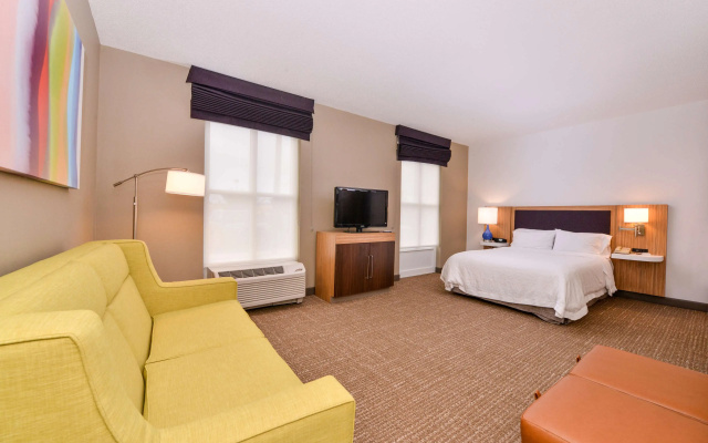 Hampton Inn & Suites Plymouth
