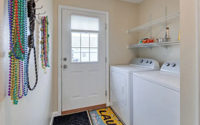 Charming Biloxi Vacation Rental Near Beach!