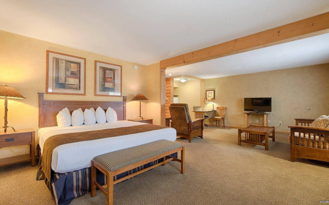 Crossroads Hotel and Event Center