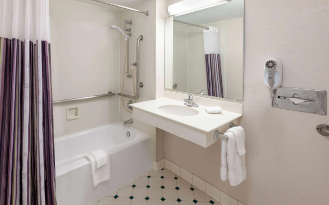 La Quinta Inn by Wyndham Farmington
