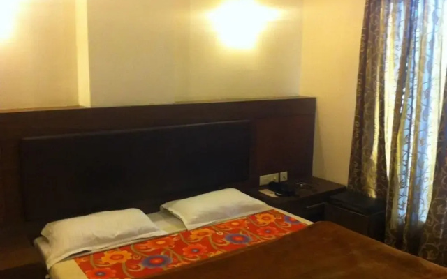 Goroomgo Green Hill Imphal