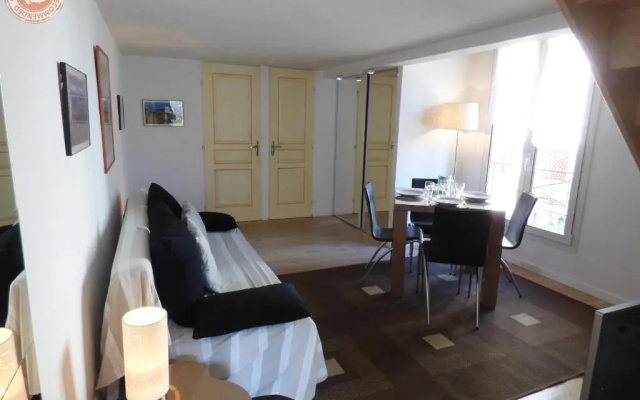 ALC - A523 - 4 min PALAIS AND BEACHES