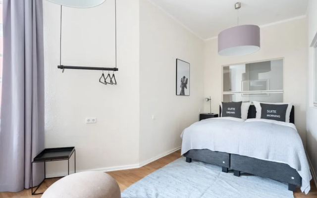 Primeflats - Huge Apartment at Gasometer 17
