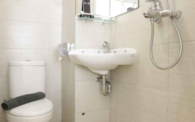 Stylish and Elegant Studio at Gateway Pasteur Apartment By Travelio