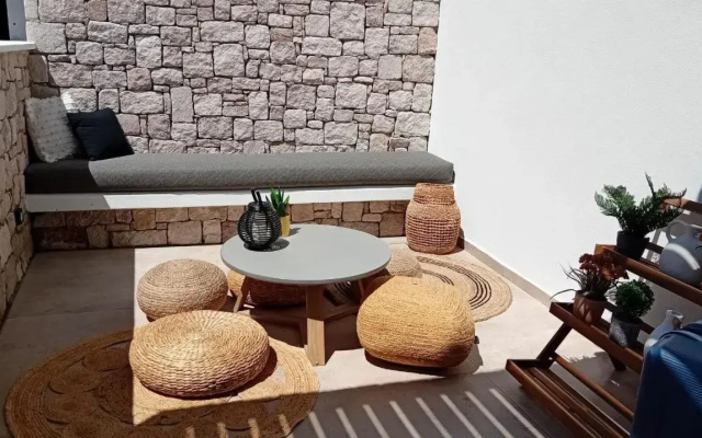Anais Milos Suites